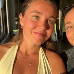 Claire profile picture