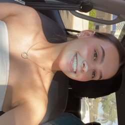 Lara profile picture