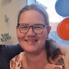 Julie profile picture