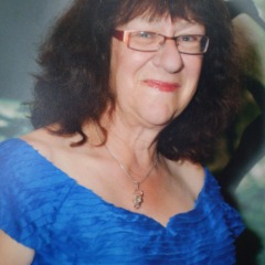 Julie profile picture
