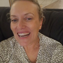 Suzanne profile picture