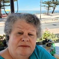 Julie profile picture