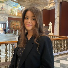 Julie profile picture