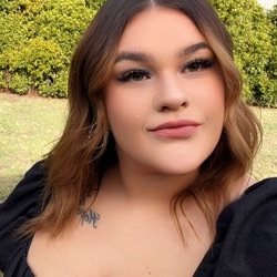 Laura profile picture