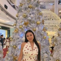 find a babysitter Lily