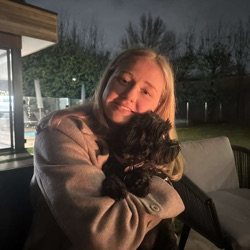 Emily profile picture