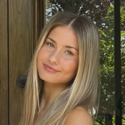 Bella profile picture