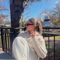 Adriana profile picture