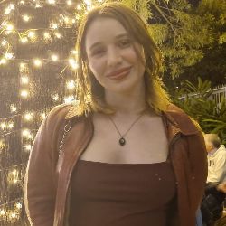 Holly profile picture