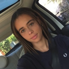 Babysitter near me Alisia