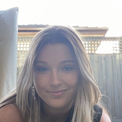 Lucy profile picture