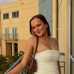 Lucy profile picture