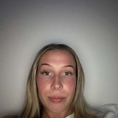 Emily profile picture