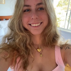 Layla profile picture