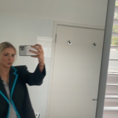 Izzy profile picture