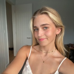 Claudia profile picture