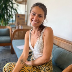Laura profile picture