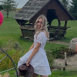 Simona profile picture