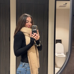 Mia profile picture