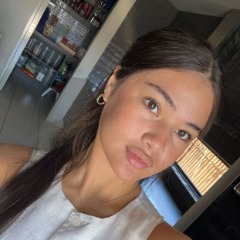 Emelyn profile picture