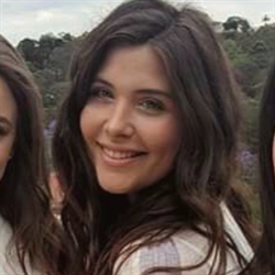 Claudia profile picture