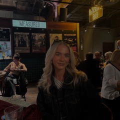 Chloe profile picture