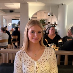 phoebe profile picture