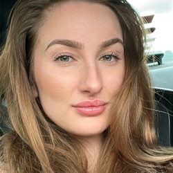 Monique profile picture