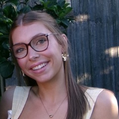 Claudia profile picture