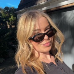 Holly profile picture