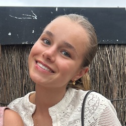 Claudia profile picture