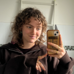 Emily profile picture