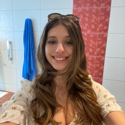 Emily profile picture
