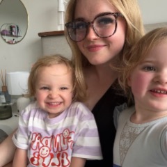 Laura profile picture