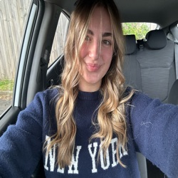 Holly profile picture