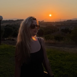 Elena profile picture
