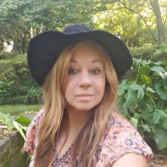 Suzanne profile picture