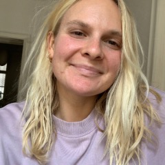 Manuela profile picture