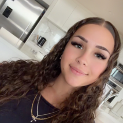 Mia profile picture