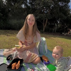 Caroline profile picture