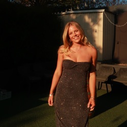 Emily profile picture