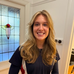 Claudia profile picture