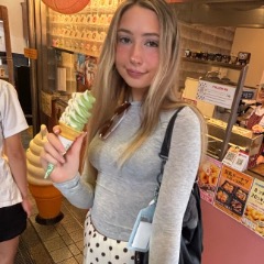 Claudia profile picture