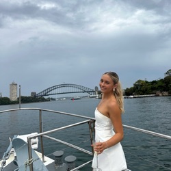 alicia profile picture