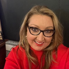 sue profile picture