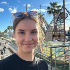 Flora profile picture