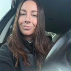 laura profile picture