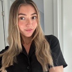 Holly profile picture