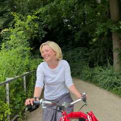 Lola profile picture