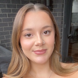 Analise profile picture